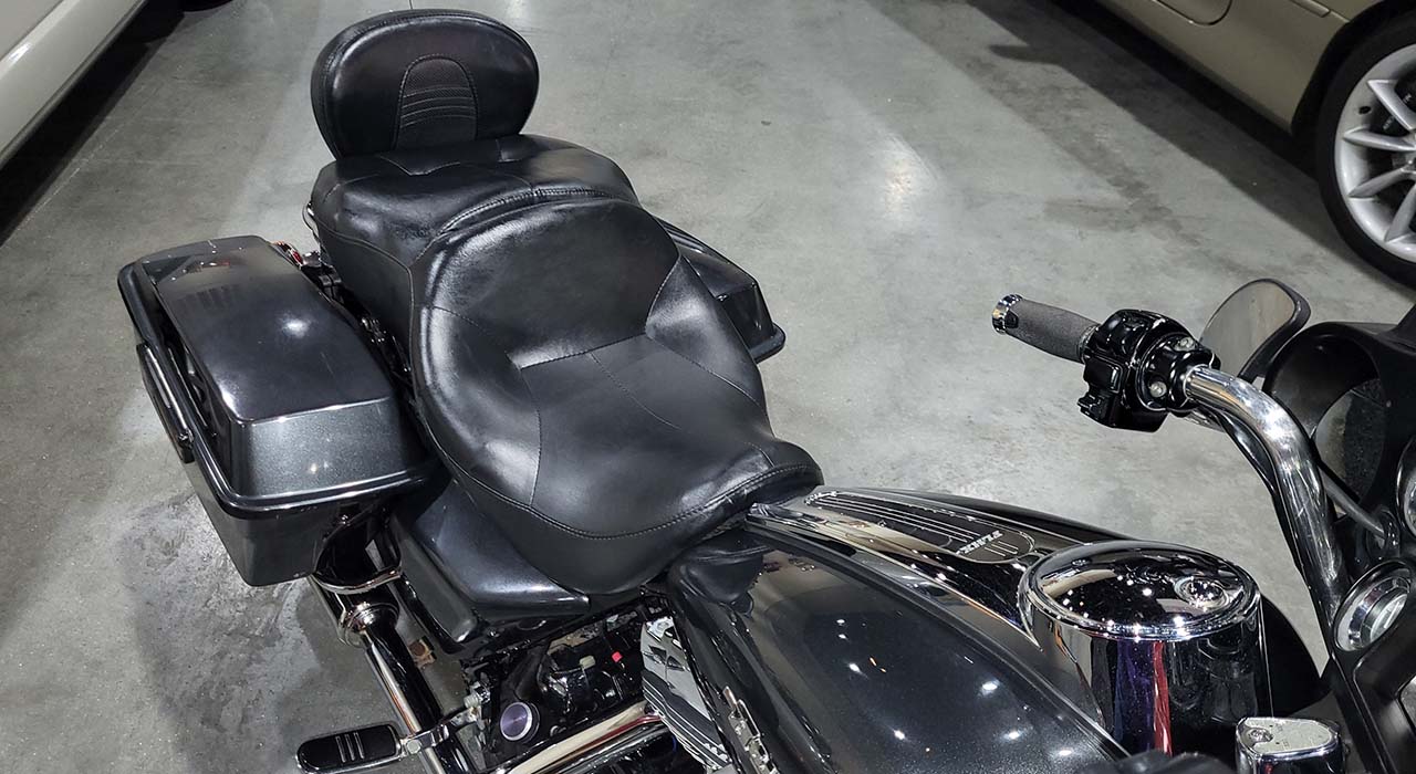 4th Image of a 2006 HARLEY-DAVIDSON FLHX