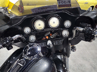 Image 9 of 10 of a 2006 HARLEY-DAVIDSON FLHX