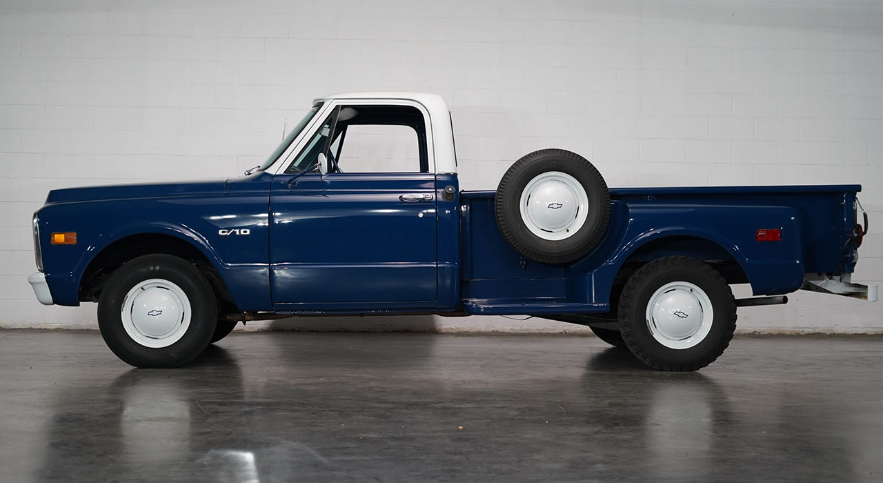 2nd Image of a 1969 CHEVROLET C10