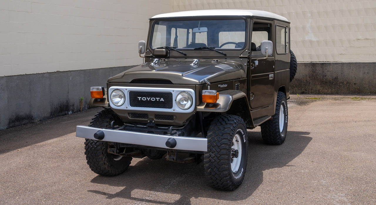 1st Image of a 1982 TOYOTA LAND CRUISER FJ40 4X4