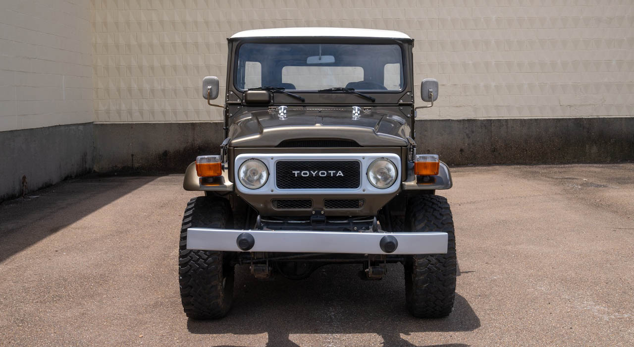 5th Image of a 1982 TOYOTA LAND CRUISER FJ40 4X4