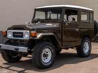 Image 3 of 17 of a 1982 TOYOTA LAND CRUISER FJ40 4X4
