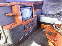 Image 7 of 13 of a 2000 LINCOLN TOWN CAR EXECUTIVE