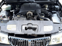 Image 12 of 13 of a 2000 LINCOLN TOWN CAR EXECUTIVE