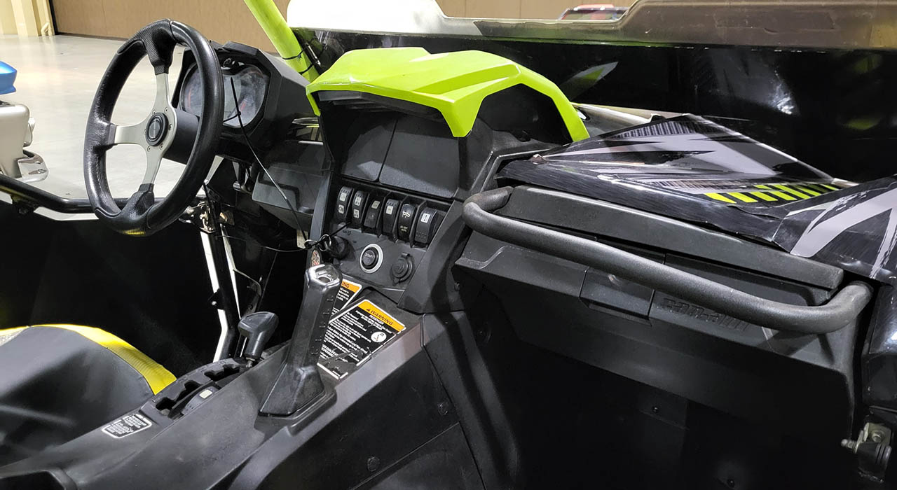 8th Image of a 2015 CAN-AM MAVERICK