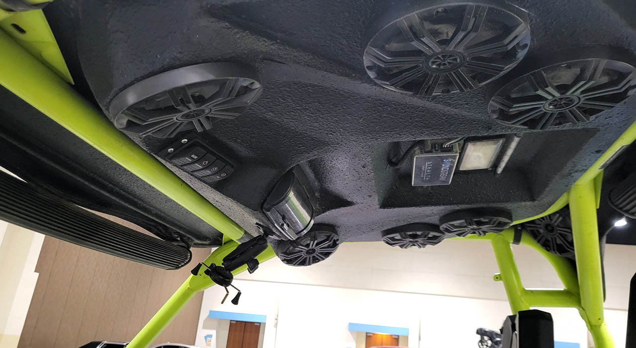 10th Image of a 2015 CAN-AM MAVERICK