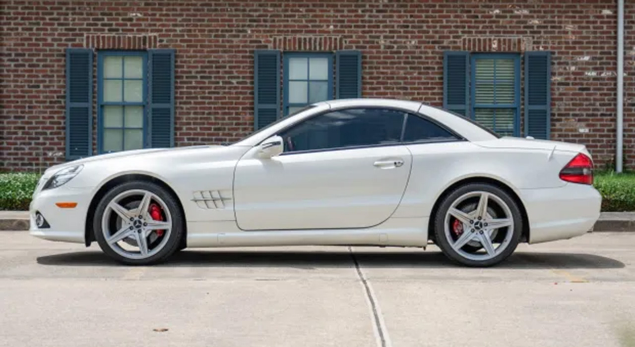 2nd Image of a 2009 MERCEDES-BENZ SL-CLASS SL550