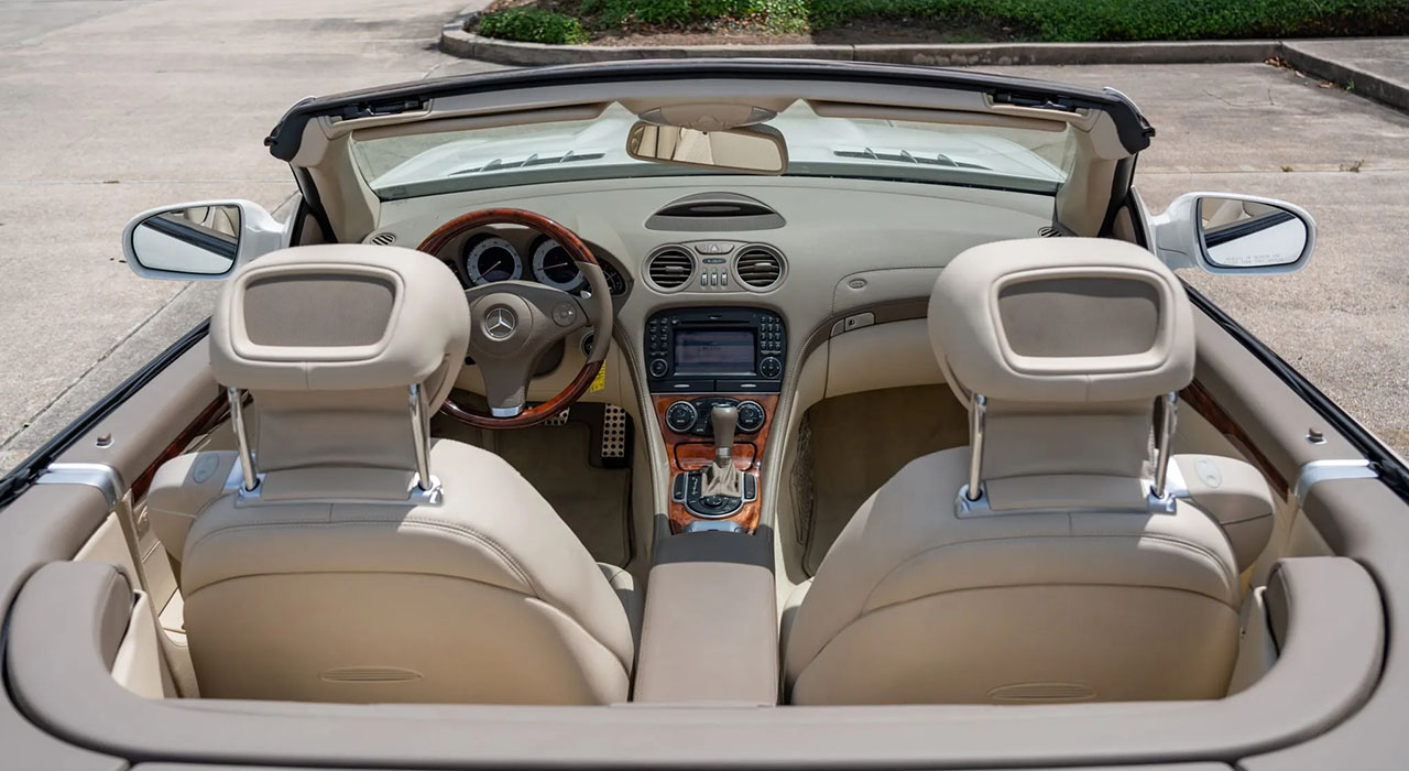 3rd Image of a 2009 MERCEDES-BENZ SL-CLASS SL550