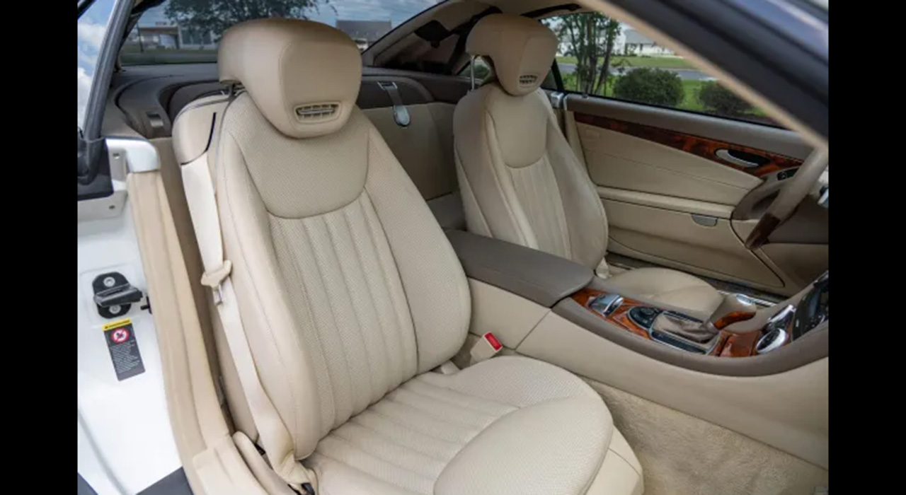 5th Image of a 2009 MERCEDES-BENZ SL-CLASS SL550
