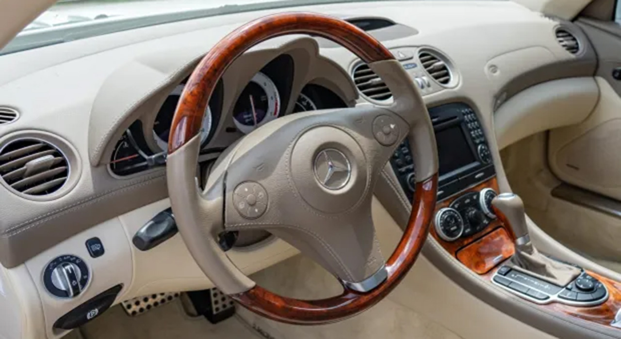 6th Image of a 2009 MERCEDES-BENZ SL-CLASS SL550