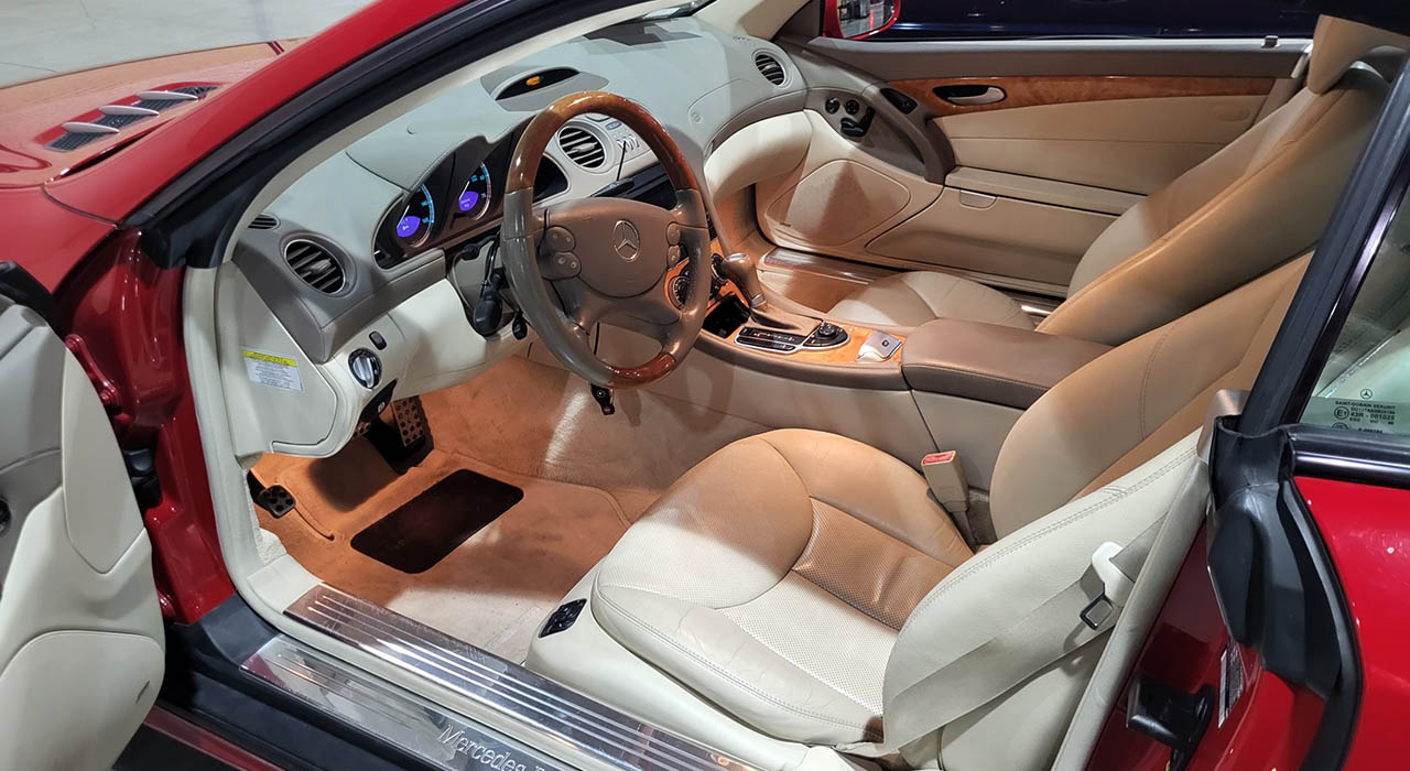 5th Image of a 2007 MERCEDES-BENZ SL-CLASS SL550