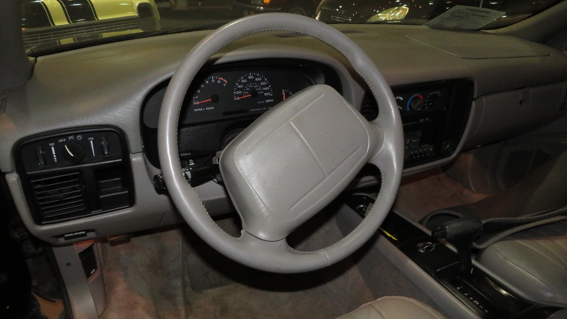 5th Image of a 1996 CHEVROLET CAPRICE CLASSIC OR IMPALA