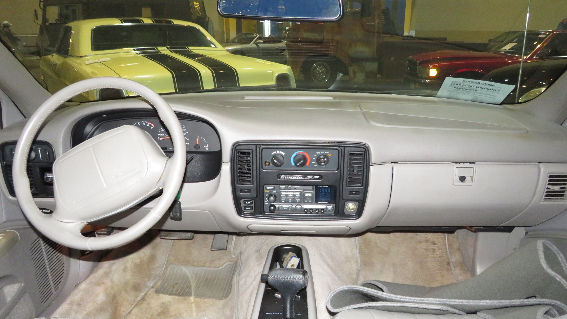 6th Image of a 1996 CHEVROLET CAPRICE CLASSIC OR IMPALA