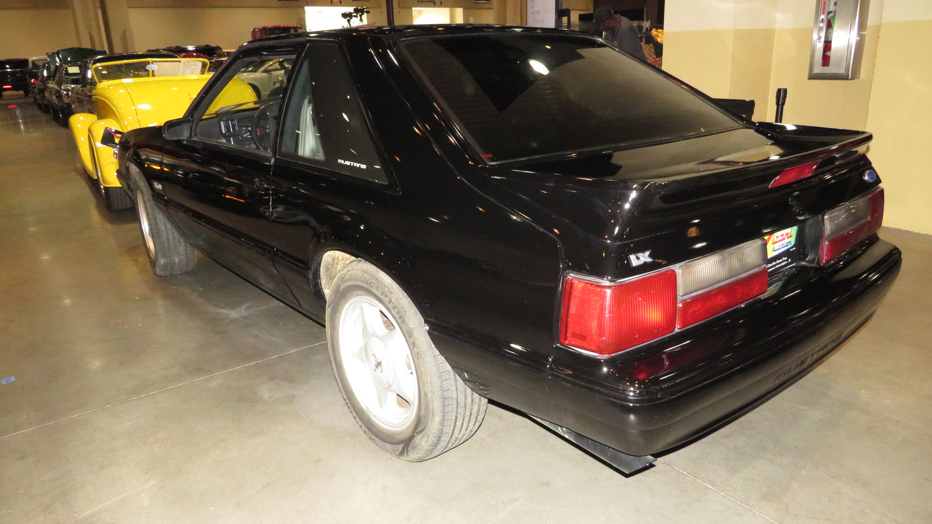 3rd Image of a 1989 FORD MUSTANG LX