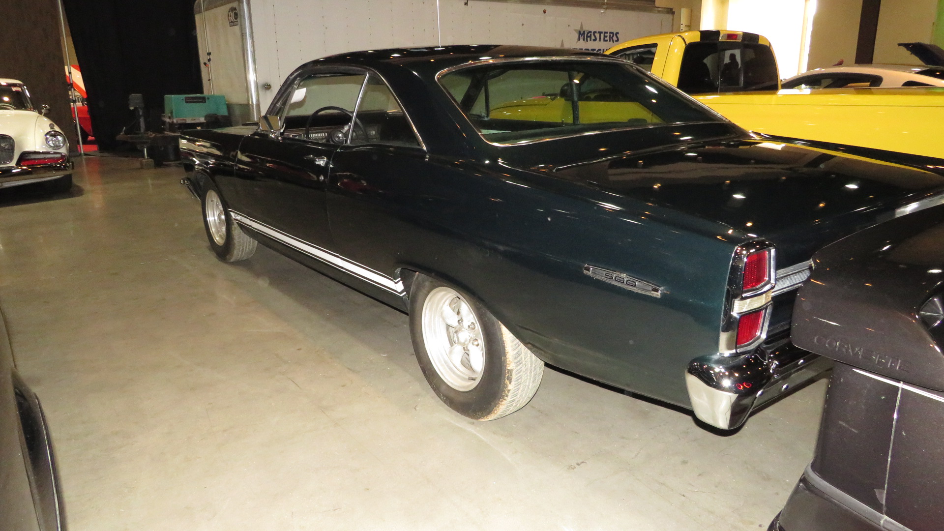 2nd Image of a 1967 FORD FAIRLANE