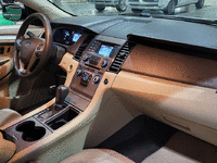 Image 5 of 6 of a 2015 FORD TAURUS SE