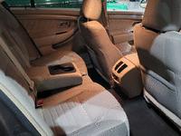 Image 6 of 6 of a 2015 FORD TAURUS SE