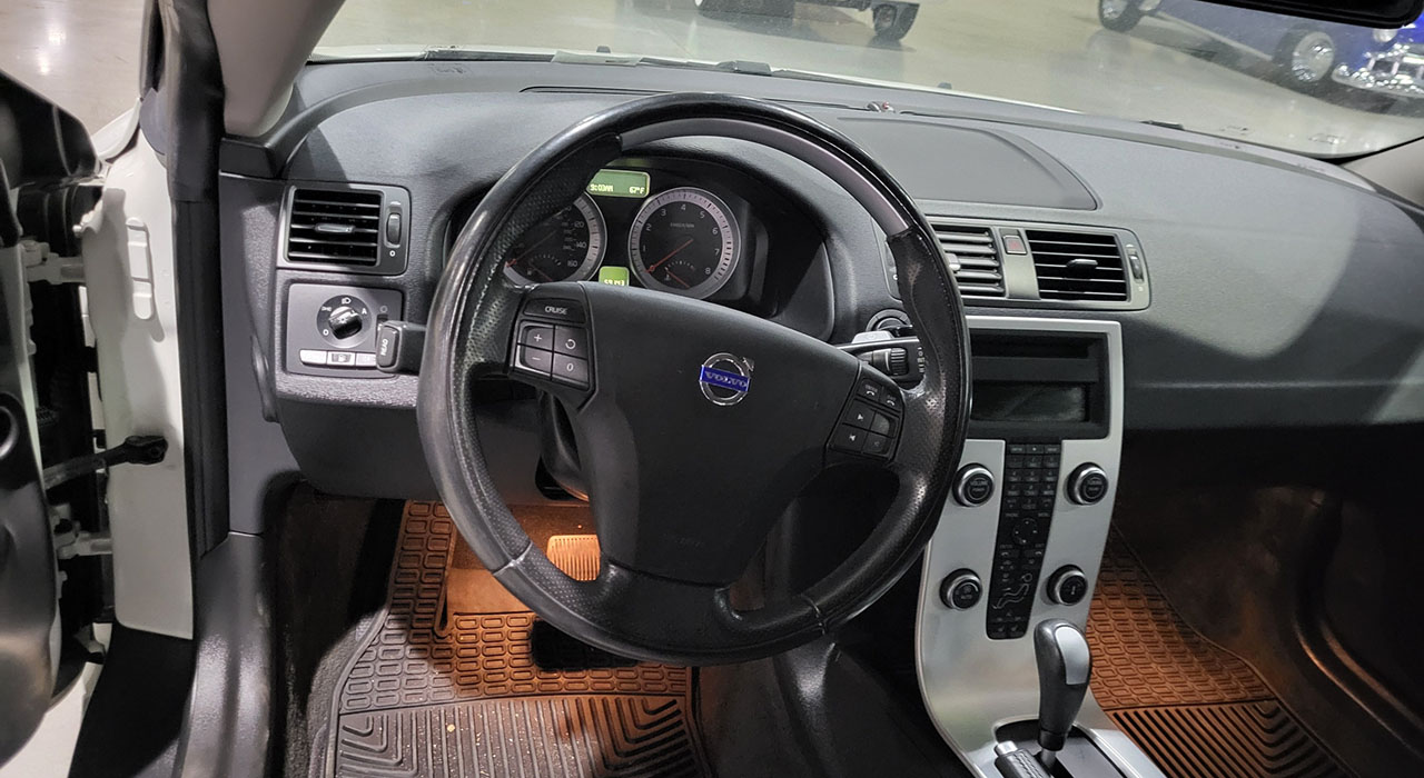 5th Image of a 2013 VOLVO C70 T5