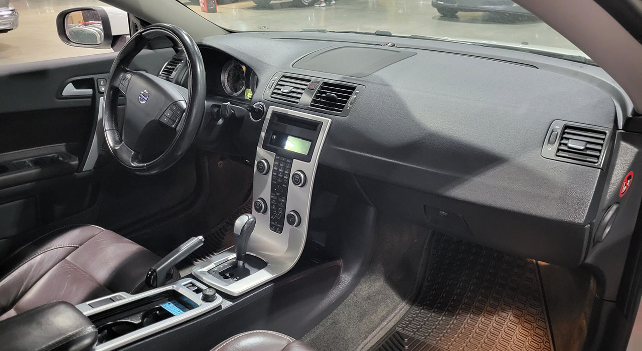 6th Image of a 2013 VOLVO C70 T5