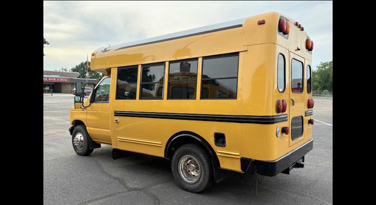 2nd Image of a 1998 FORD ECONOLINE E350 SUPER DUTY