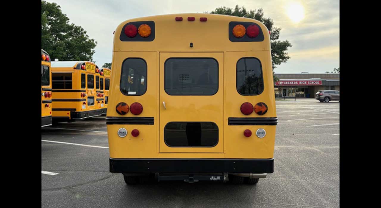 7th Image of a 1998 FORD ECONOLINE E350 SUPER DUTY