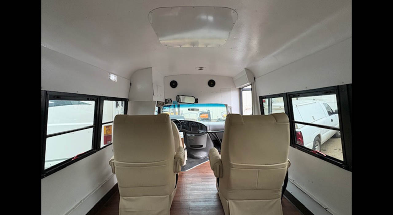 16th Image of a 1998 FORD ECONOLINE E350 SUPER DUTY