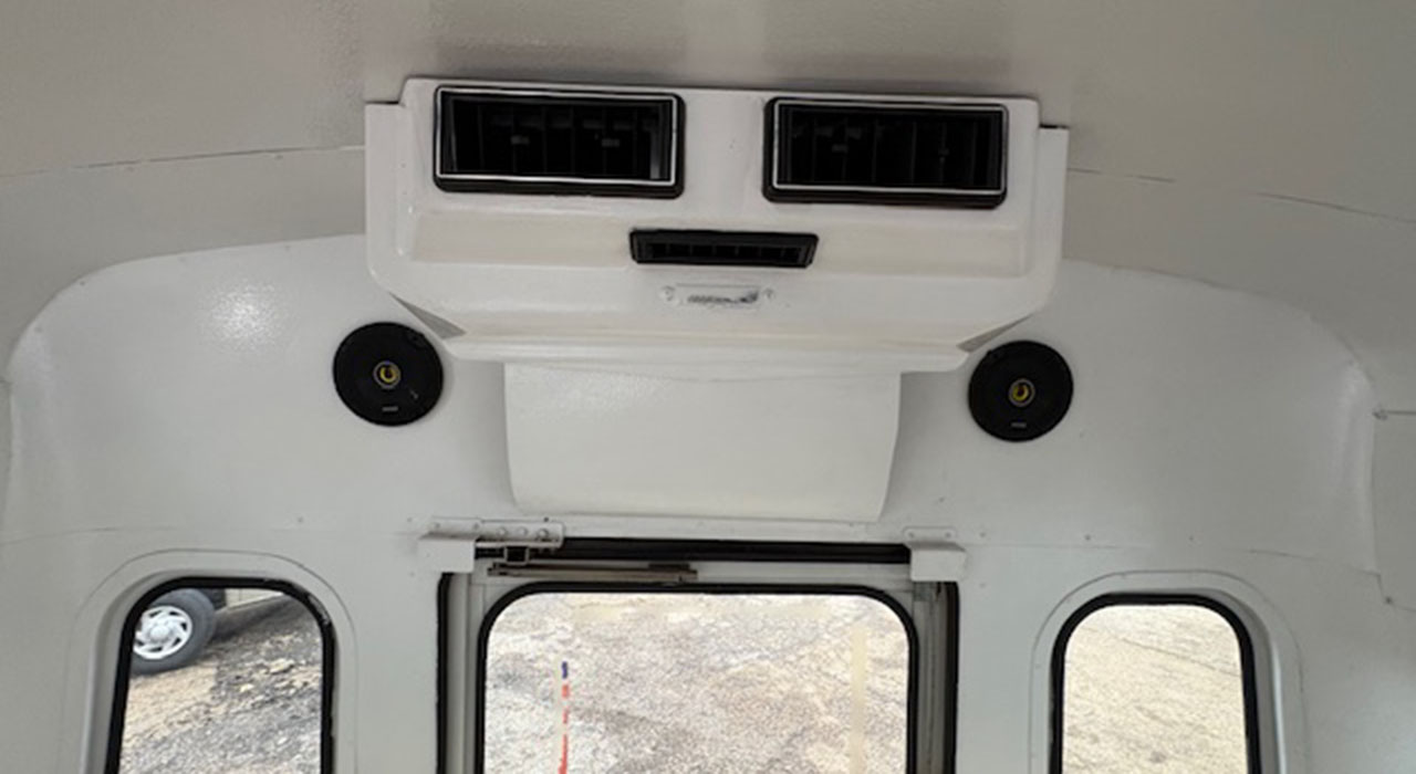 21st Image of a 1998 FORD ECONOLINE E350 SUPER DUTY