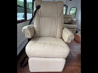 Image 15 of 22 of a 1998 FORD ECONOLINE E350 SUPER DUTY