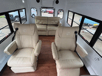 Image 19 of 22 of a 1998 FORD ECONOLINE E350 SUPER DUTY