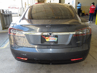 Image 5 of 12 of a 2017 TESLA MODEL S LONG RANGE