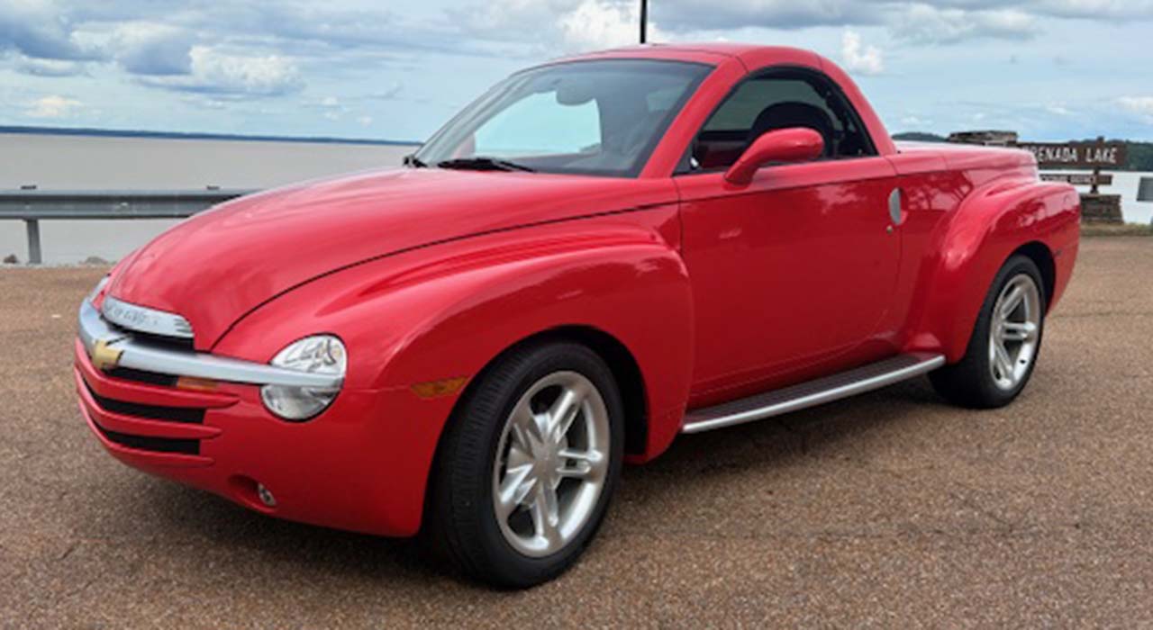 0th Image of a 2003 CHEVROLET SSR LS
