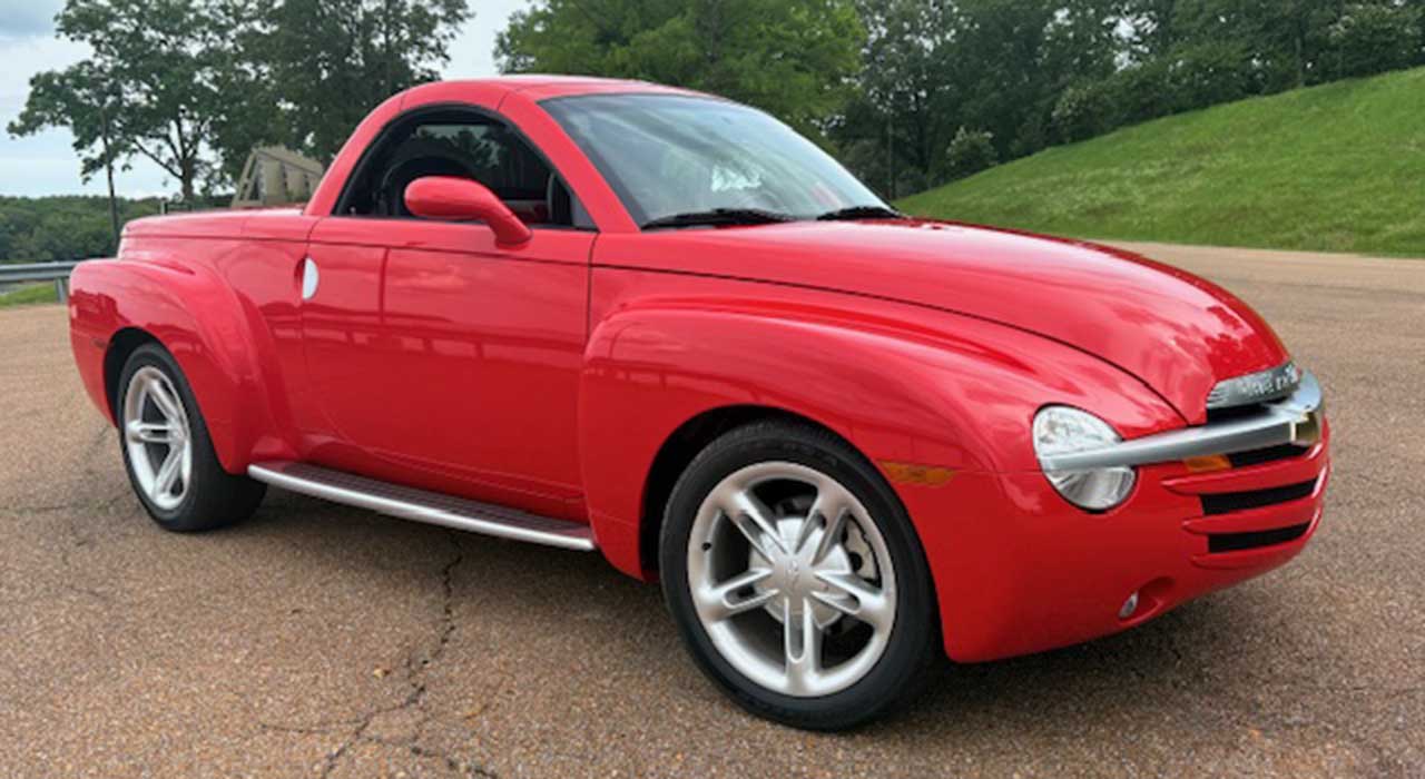 1st Image of a 2003 CHEVROLET SSR LS
