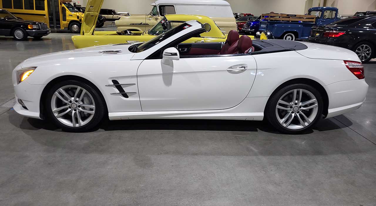 2nd Image of a 2015 MERCEDES-BENZ SL-CLASS SL400