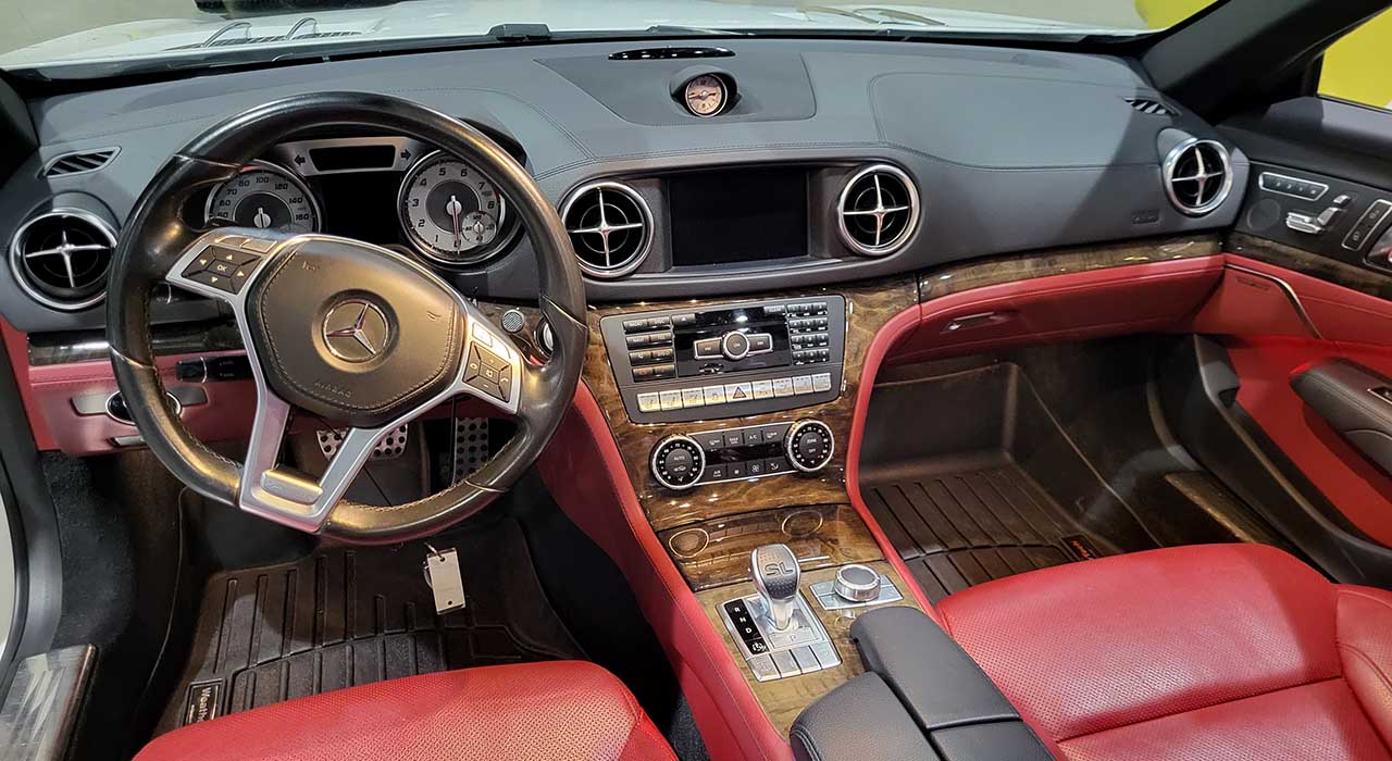 8th Image of a 2015 MERCEDES-BENZ SL-CLASS SL400
