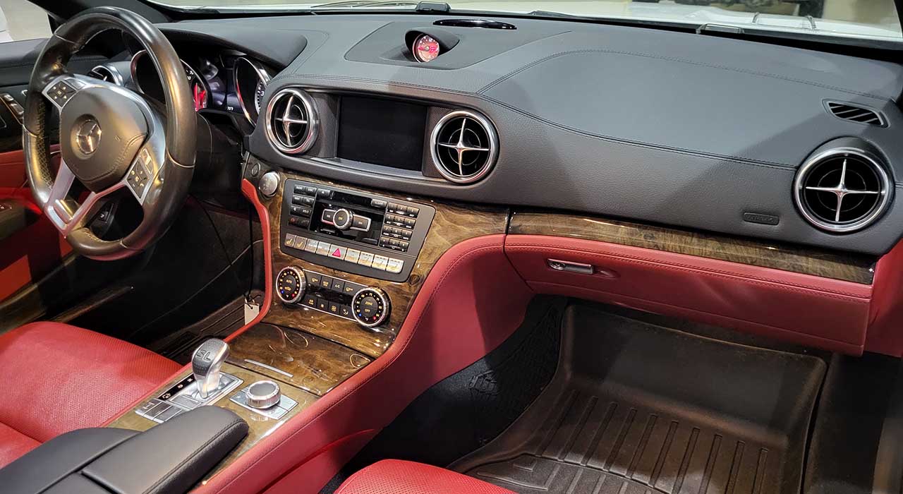 11th Image of a 2015 MERCEDES-BENZ SL-CLASS SL400