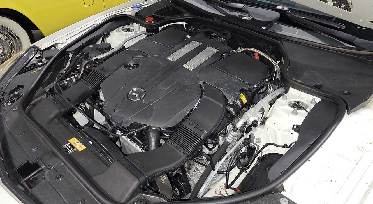 13th Image of a 2015 MERCEDES-BENZ SL-CLASS SL400