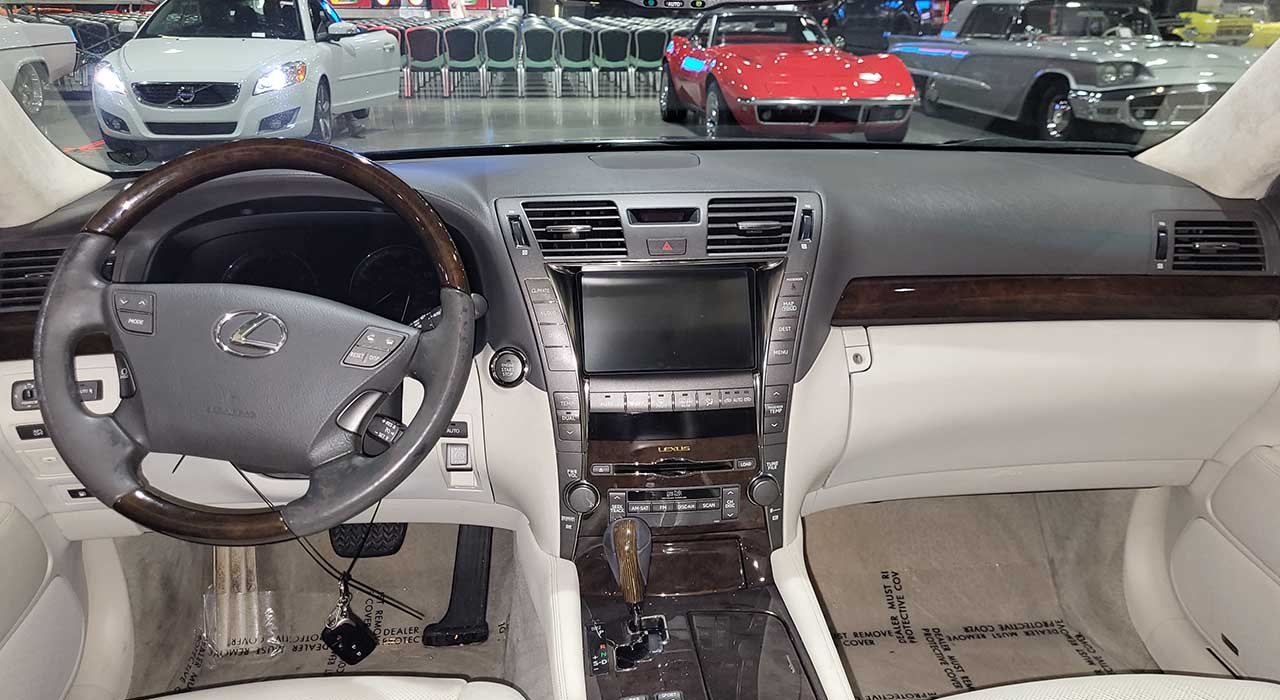 9th Image of a 2008 LEXUS LS 460