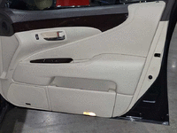 Image 7 of 18 of a 2008 LEXUS LS 460