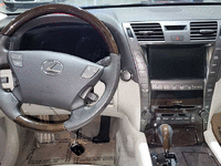 Image 11 of 18 of a 2008 LEXUS LS 460