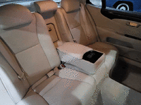 Image 14 of 18 of a 2008 LEXUS LS 460