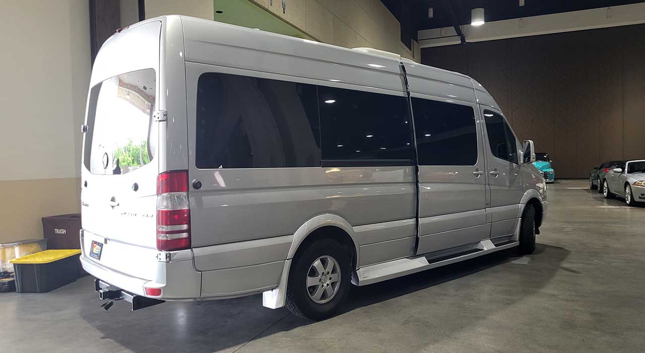 2nd Image of a 2011 MERCEDES-BENZ SPRINTER 2500