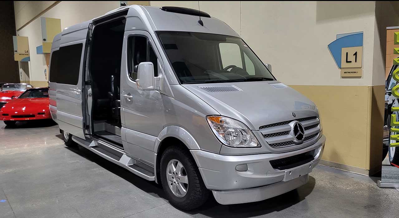 8th Image of a 2011 MERCEDES-BENZ SPRINTER 2500