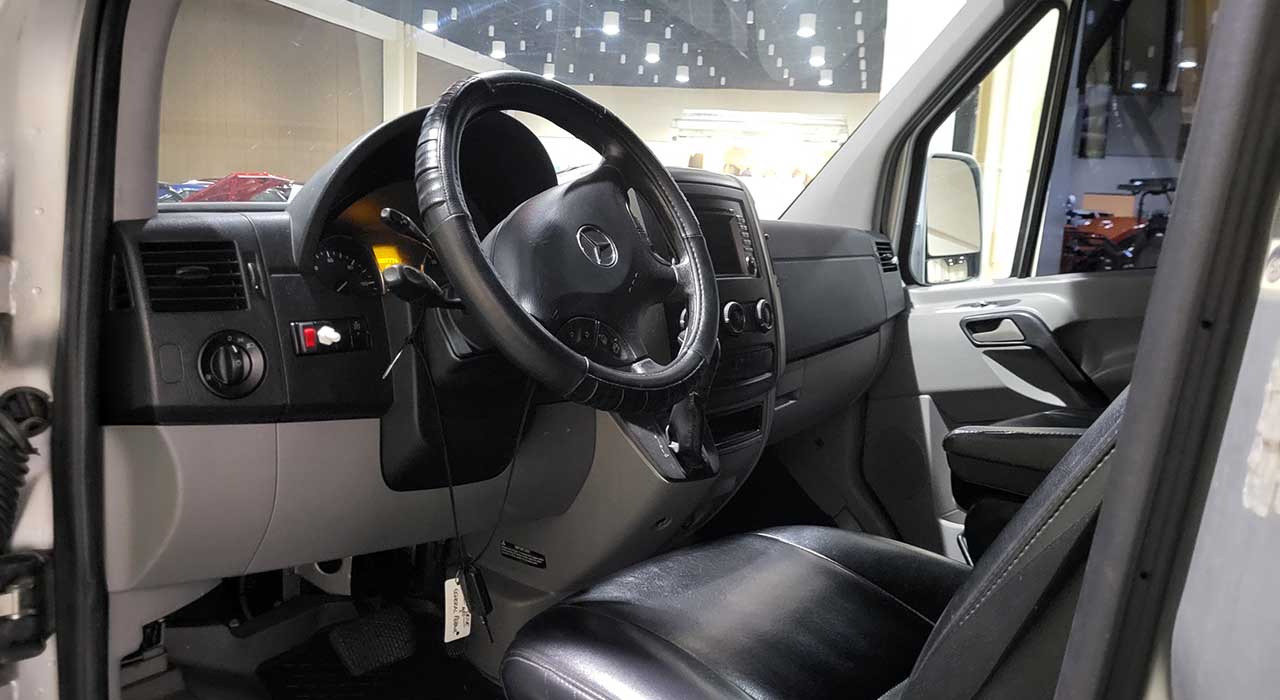 17th Image of a 2011 MERCEDES-BENZ SPRINTER 2500
