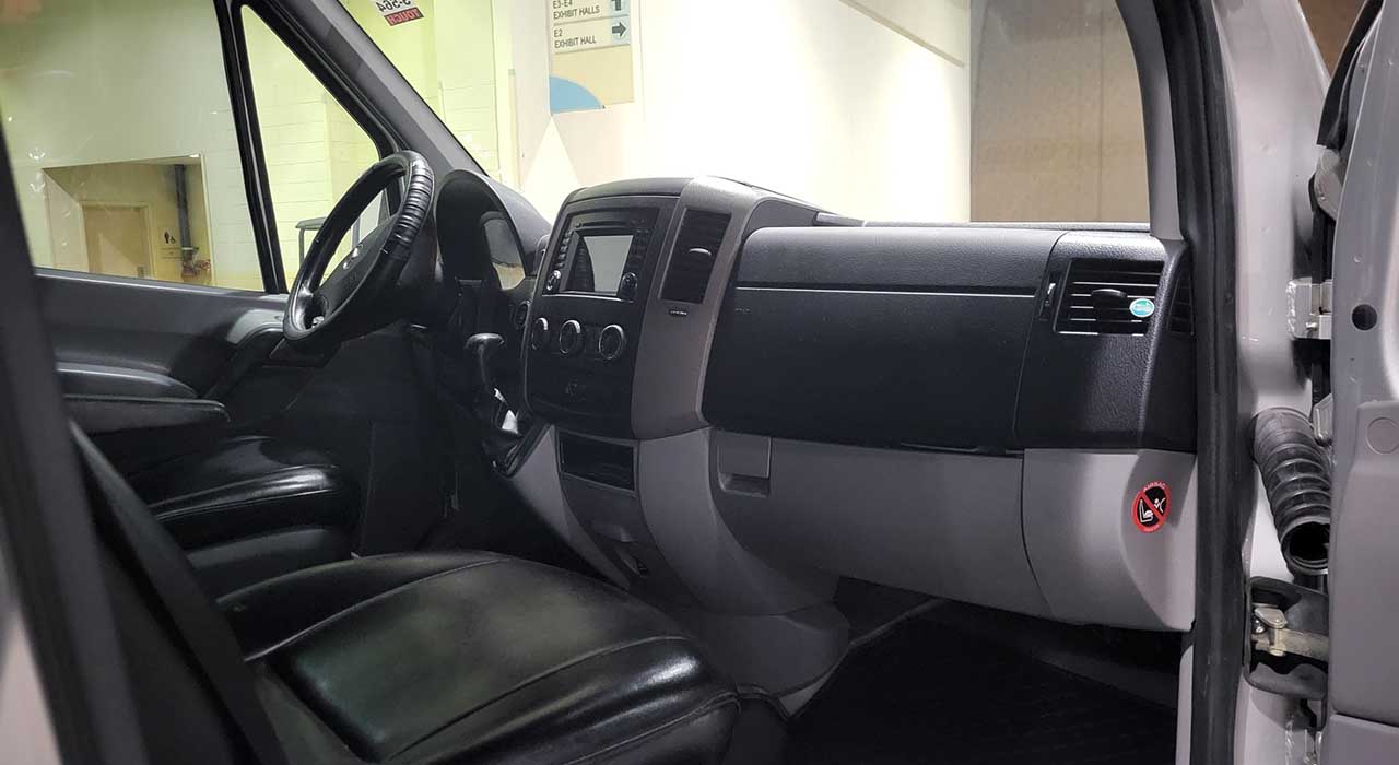 18th Image of a 2011 MERCEDES-BENZ SPRINTER 2500