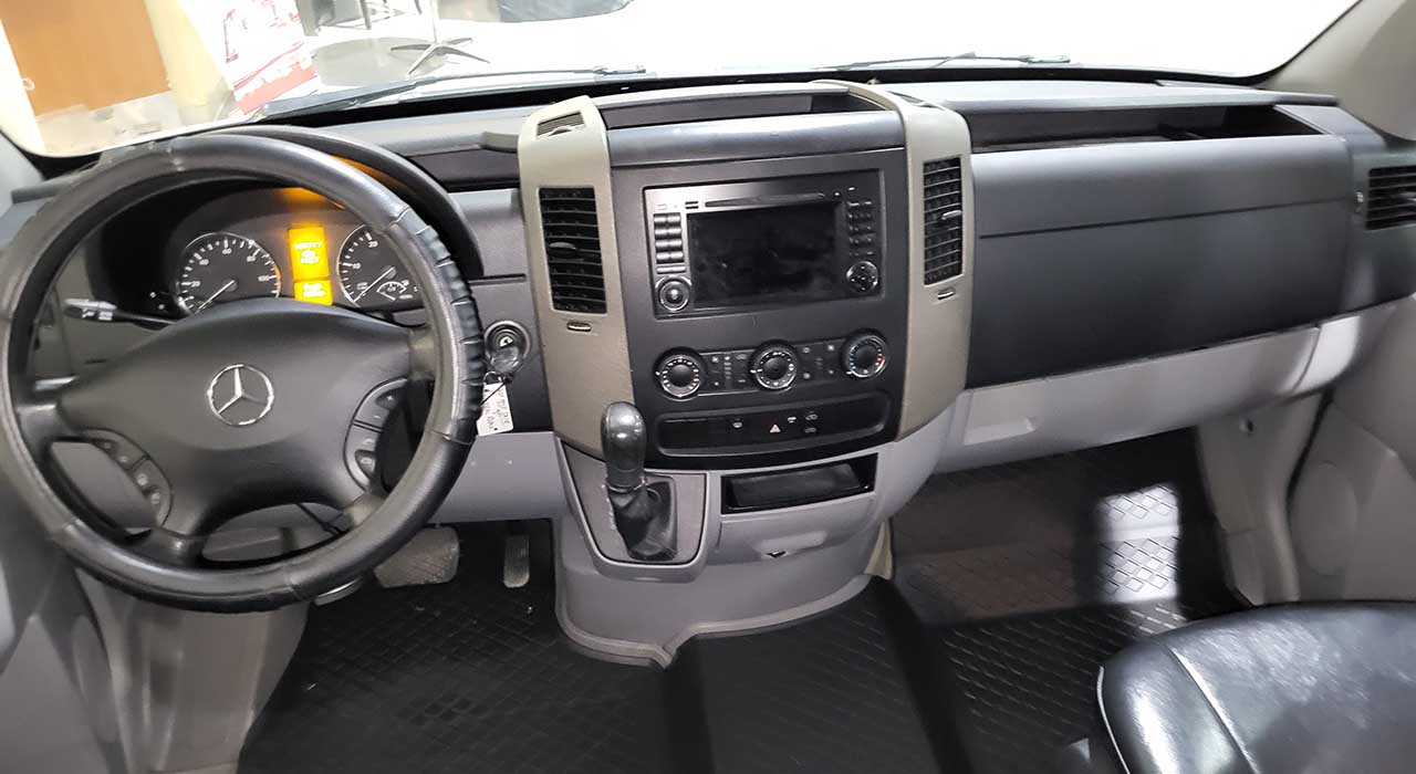 22nd Image of a 2011 MERCEDES-BENZ SPRINTER 2500