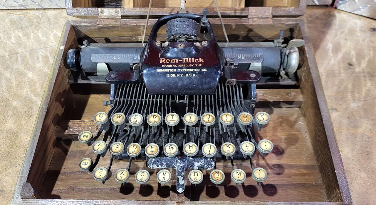 1st Image of a 1928 TYPEWRITER REM-BLICK SER# KS80112