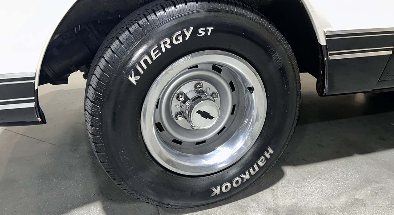 4th Image of a 1969 CHEVROLET C10