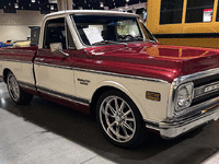 Image 2 of 13 of a 1970 CHEVROLET C10