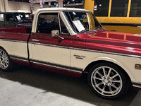 Image 3 of 13 of a 1970 CHEVROLET C10