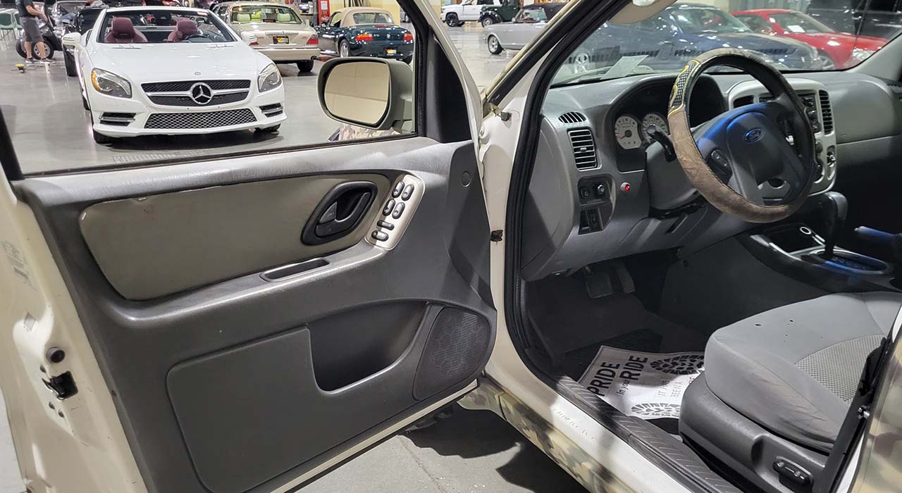 4th Image of a 2005 FORD ESCAPE XLT
